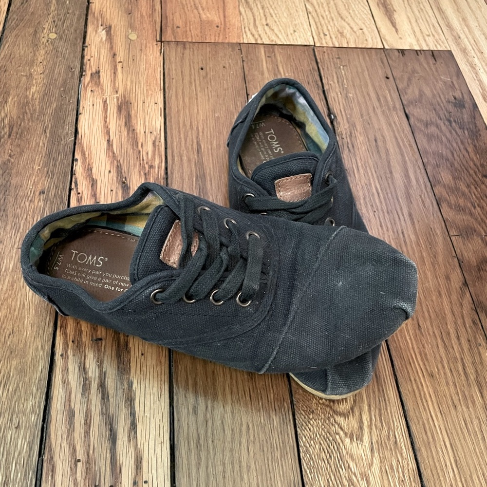 TOMS Black Tied Flats